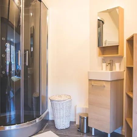 Maison d'hôtes Colocation De Luxe à Avec Jardin *