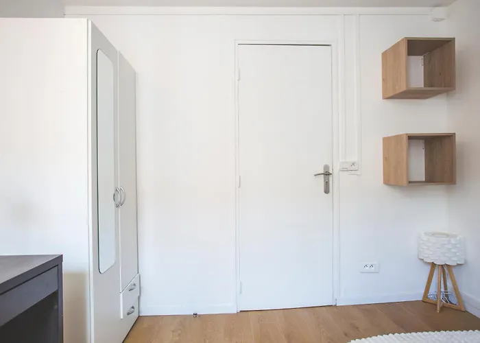 Colocation De Luxe A Avec Jardin Guest house