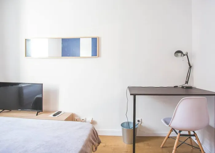 Guest house Colocation De Luxe A Avec Jardin